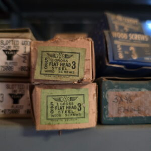 Old school Flathead Wood Screws from Belgium boxes / one gross (144)  sizes start at number 3 and go to 3/8 - Image 3